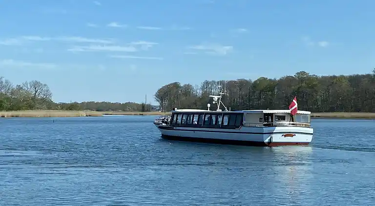 Oplev skøn bugt og natur i smukke Kostræde Banker