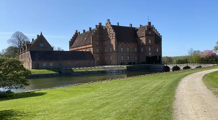 Oplev skøn bugt og natur i smukke Kostræde Banker