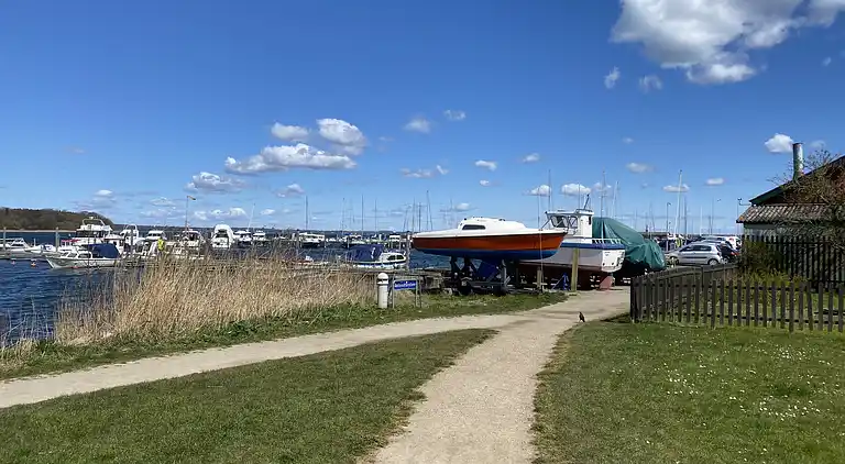 Oplev skøn bugt og natur i smukke Kostræde Banker