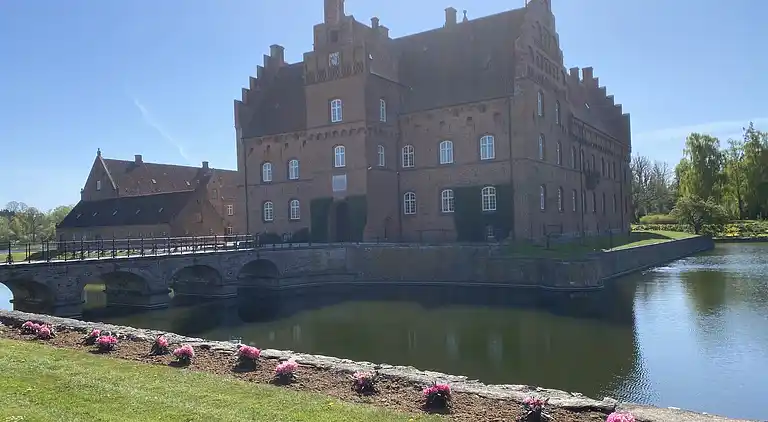 Oplev skøn bugt og natur i smukke Kostræde Banker