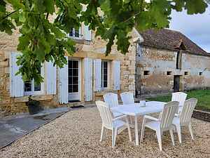 Lake House – A Tranquil Escape