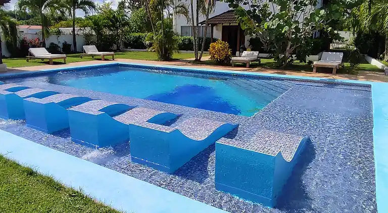 Natural Pool Villa, perfekt für Familien