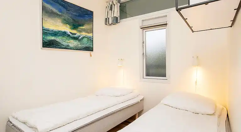 2 room w/seaview,ground/1 st floor