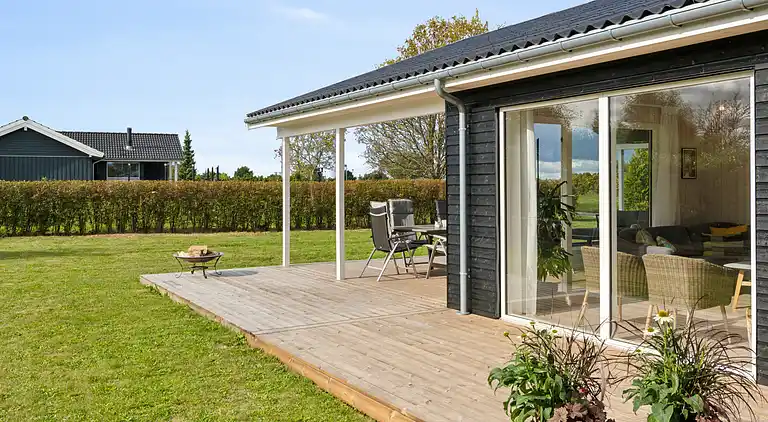 Rummeligt sommerhus på Bogø