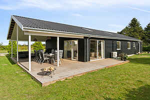 Spacious holiday home on Bogø