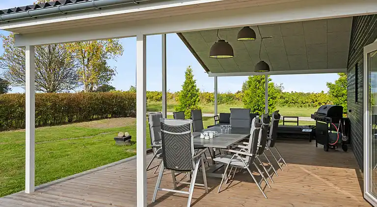 Rummeligt sommerhus på Bogø