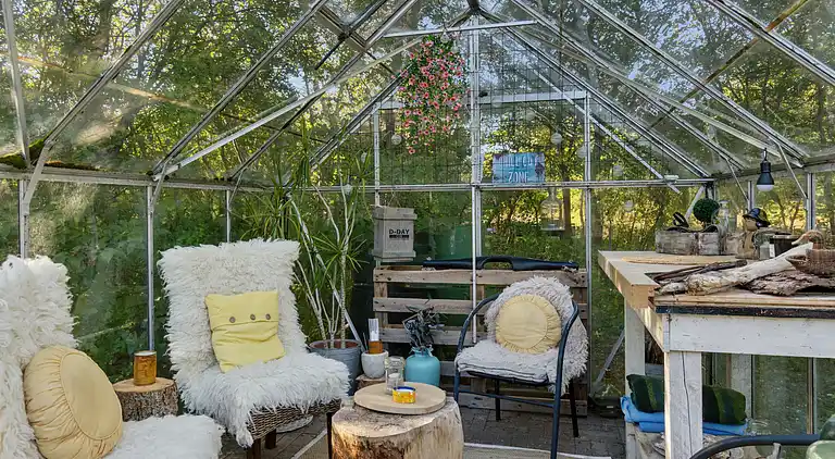 Ferienhaus mit Pool, Terrassen und Strandnähe