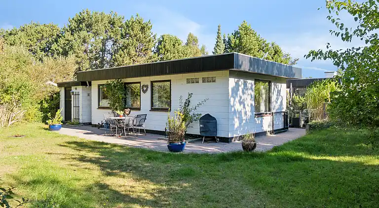 Ferienhaus mit Pool, Terrassen und Strandnähe