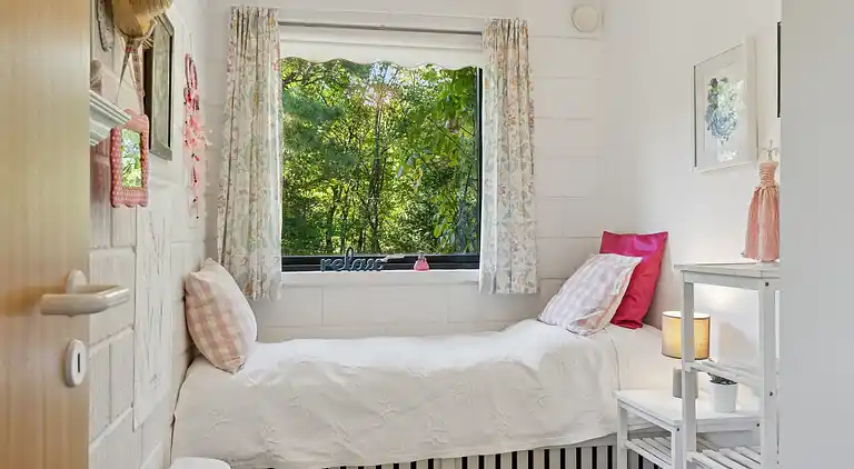 Ferienhaus mit Pool, Terrassen und Strandnähe