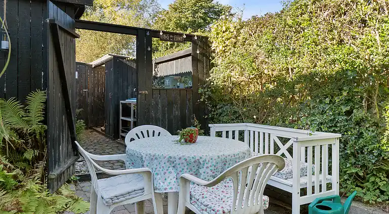 Ferienhaus mit Pool, Terrassen und Strandnähe
