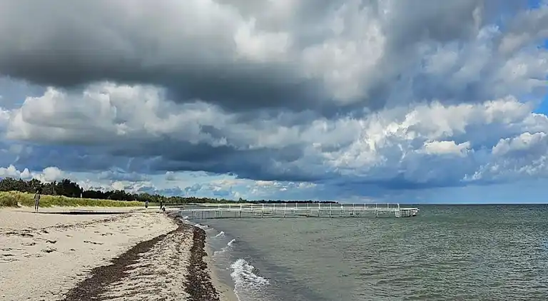 3 room, close to the sea/dike