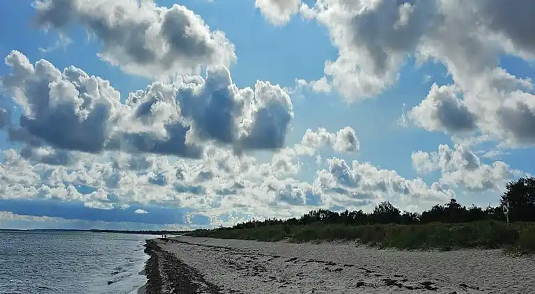 3 room, close to the sea/dike