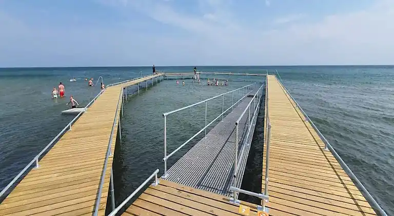 3 room, close to the sea/dike