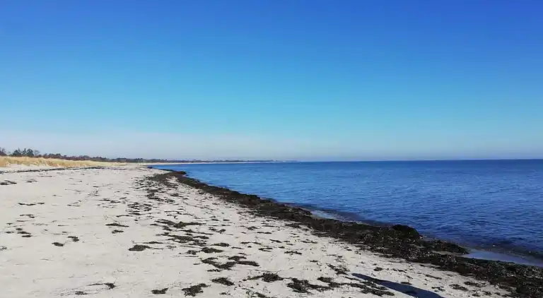 3 room, close to the sea/dike