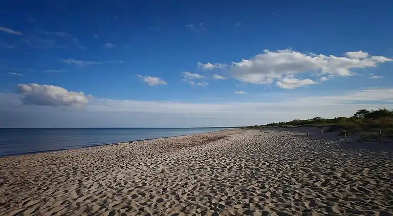 3 room, close to the sea/dike