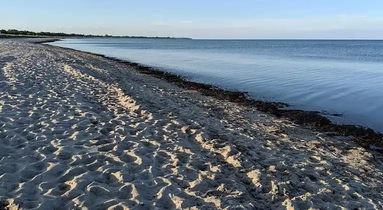 3 room, close to the sea/dike