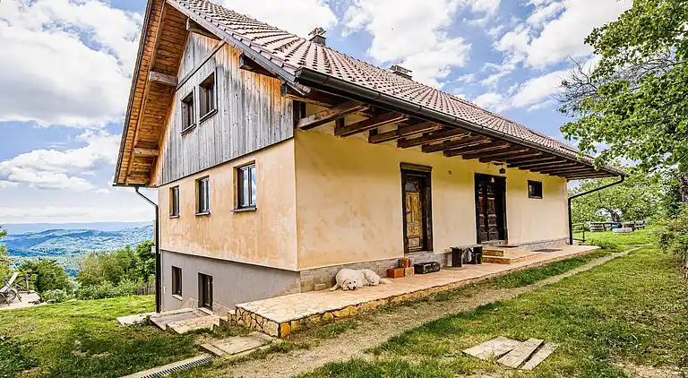 Apartment in Metni Vrh