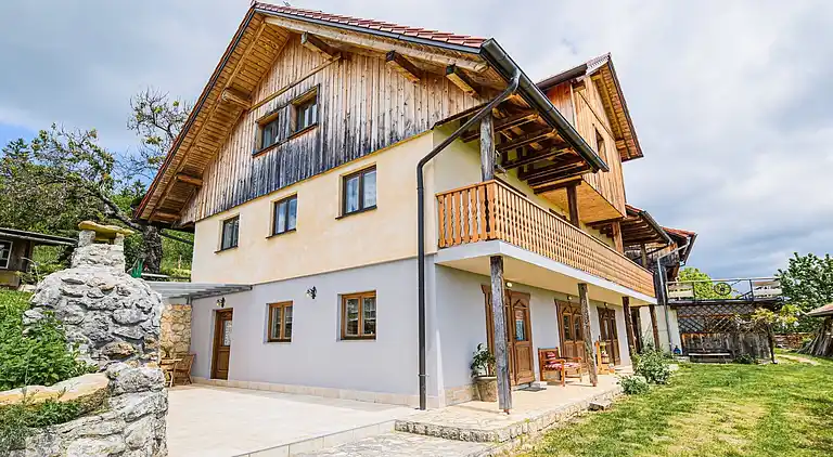 Apartment in Metni Vrh