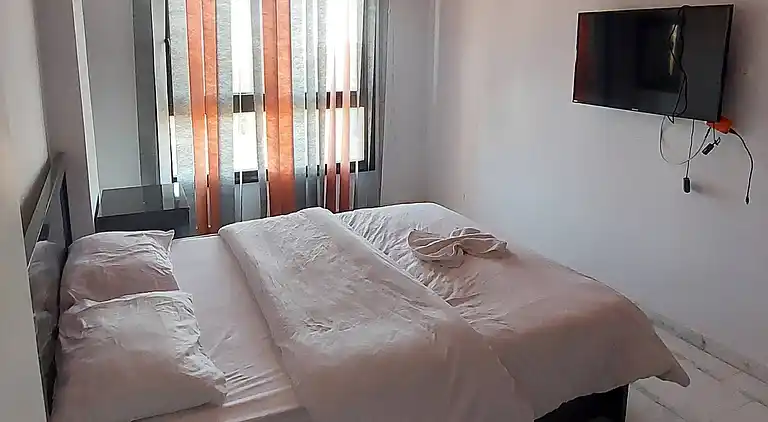 2BR Apartment •Side Sea View • Pool •Turtles Beach