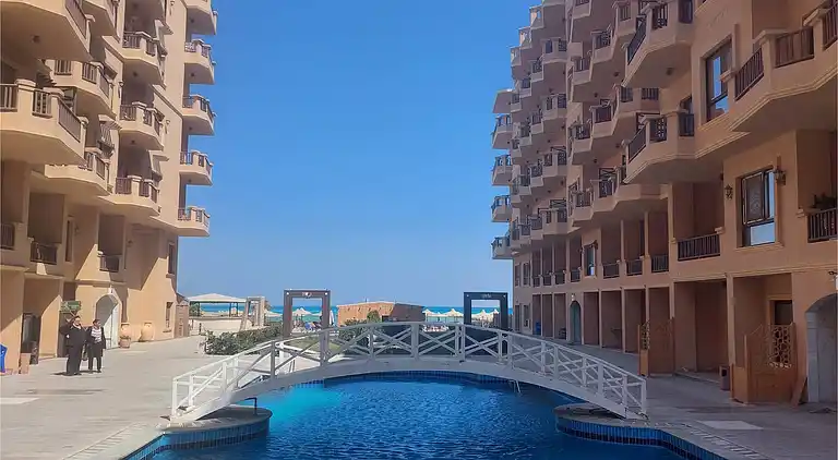 2BR Apartment •Side Sea View • Pool •Turtles Beach