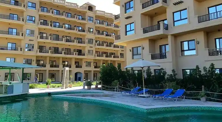 2BR Apartment •Side Sea View • Pool •Turtles Beach