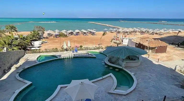 2BR Apartment •Side Sea View • Pool •Turtles Beach