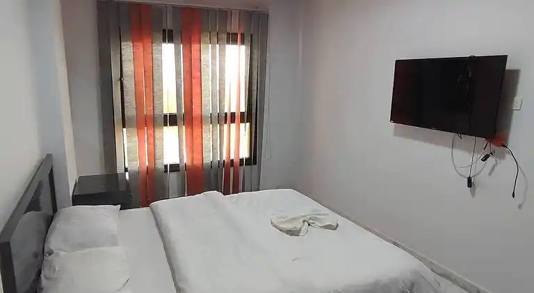 2BR Apartment •Side Sea View • Pool •Turtles Beach