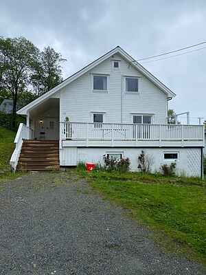 Mountain Retreat in Brattvåg - Unwind in Nature