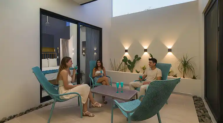 Casa Bo Jungle - Steps to Tamarindo Beach - Surf & Pool