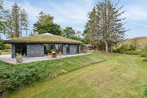 Scenic 2025 summer house with sea view