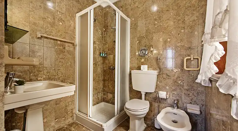 5 Schlafzimmer mit eigenem Bad, in der Nähe des Zentrums,