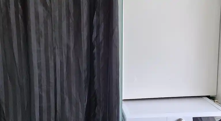 Skønt lyst sommerhus tæt på vand og strand