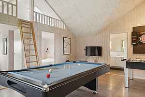 Børnevenligt sommerhus med pool på Møn