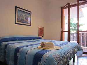 Comfortable flat by the pool-Beahost