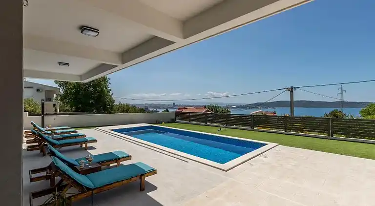 Villa in Kaštel Sućurac