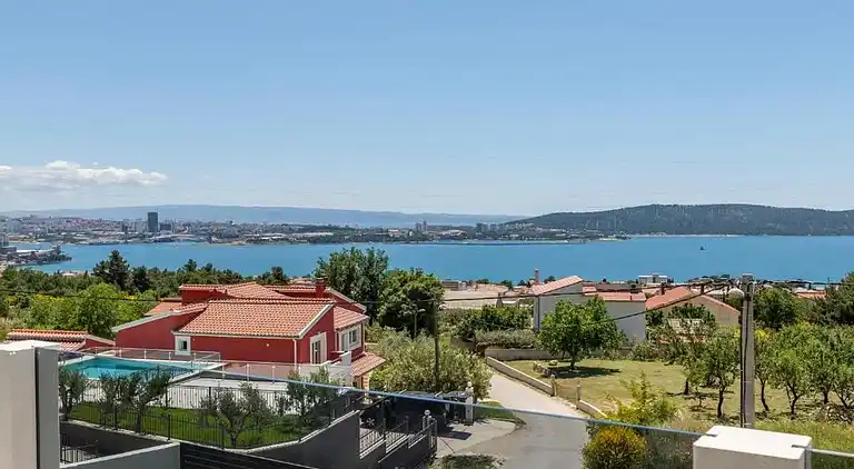 Villa in Kaštel Sućurac