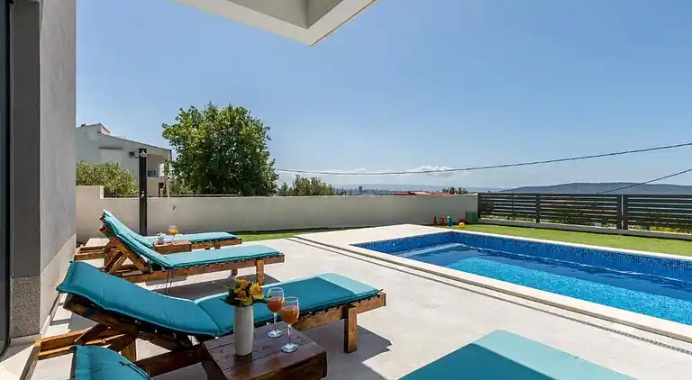 Villa in Kaštel Sućurac