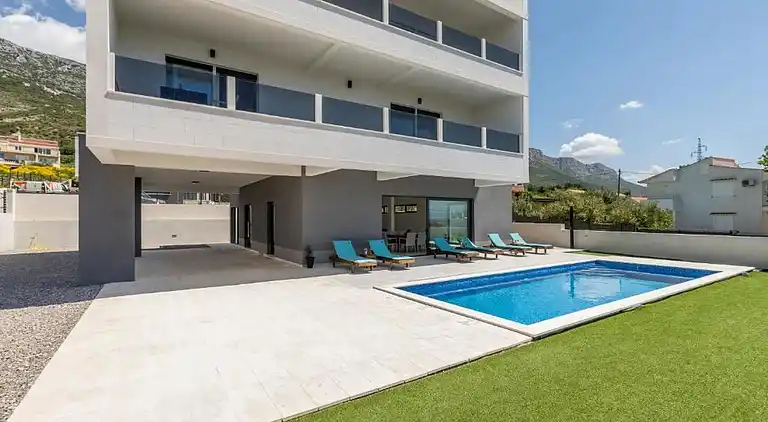 Villa in Kaštel Sućurac