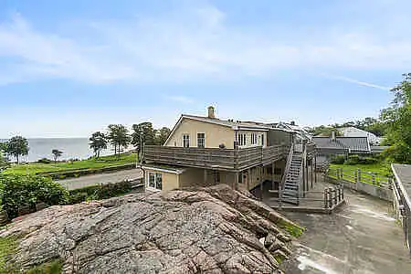 Smuk indrettet 2 værelses lejlighed med havudsigt