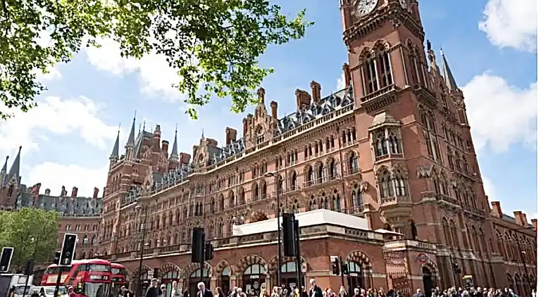 Spacious Apartment with Terrace – King’s Cross