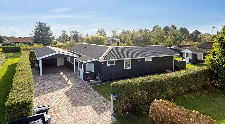 Roligt feriehus med anneks og skønne udearealer