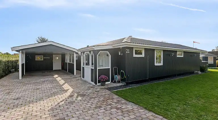 Roligt feriehus med anneks og skønne udearealer