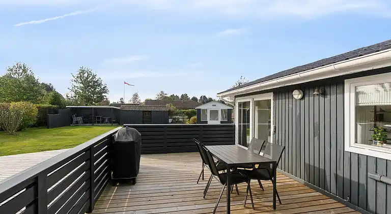 Roligt feriehus med anneks og skønne udearealer