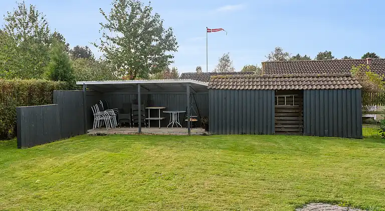 Roligt feriehus med anneks og skønne udearealer