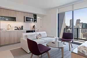 Luxuriöses Eckzimmer mit 2 Schlafzimmern • Blick auf die