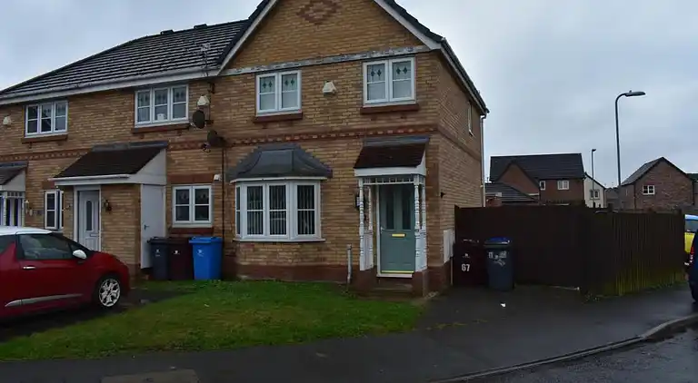 Charming Liverpool Home with gardens and parking