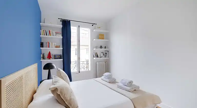 Apartment in Bécon-les-Bruyères