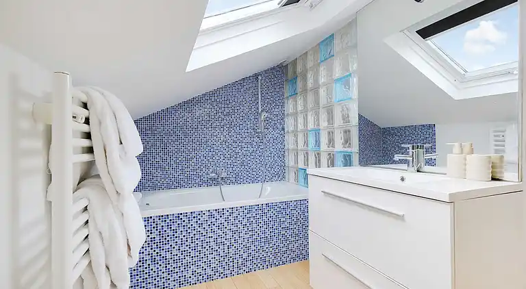 Apartment in Bécon-les-Bruyères