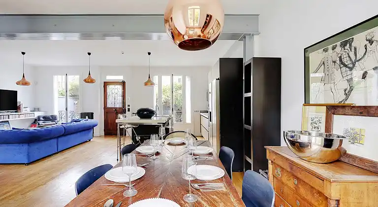 Apartment in Bécon-les-Bruyères