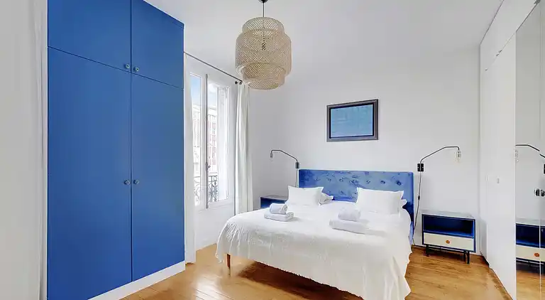 Apartment in Bécon-les-Bruyères